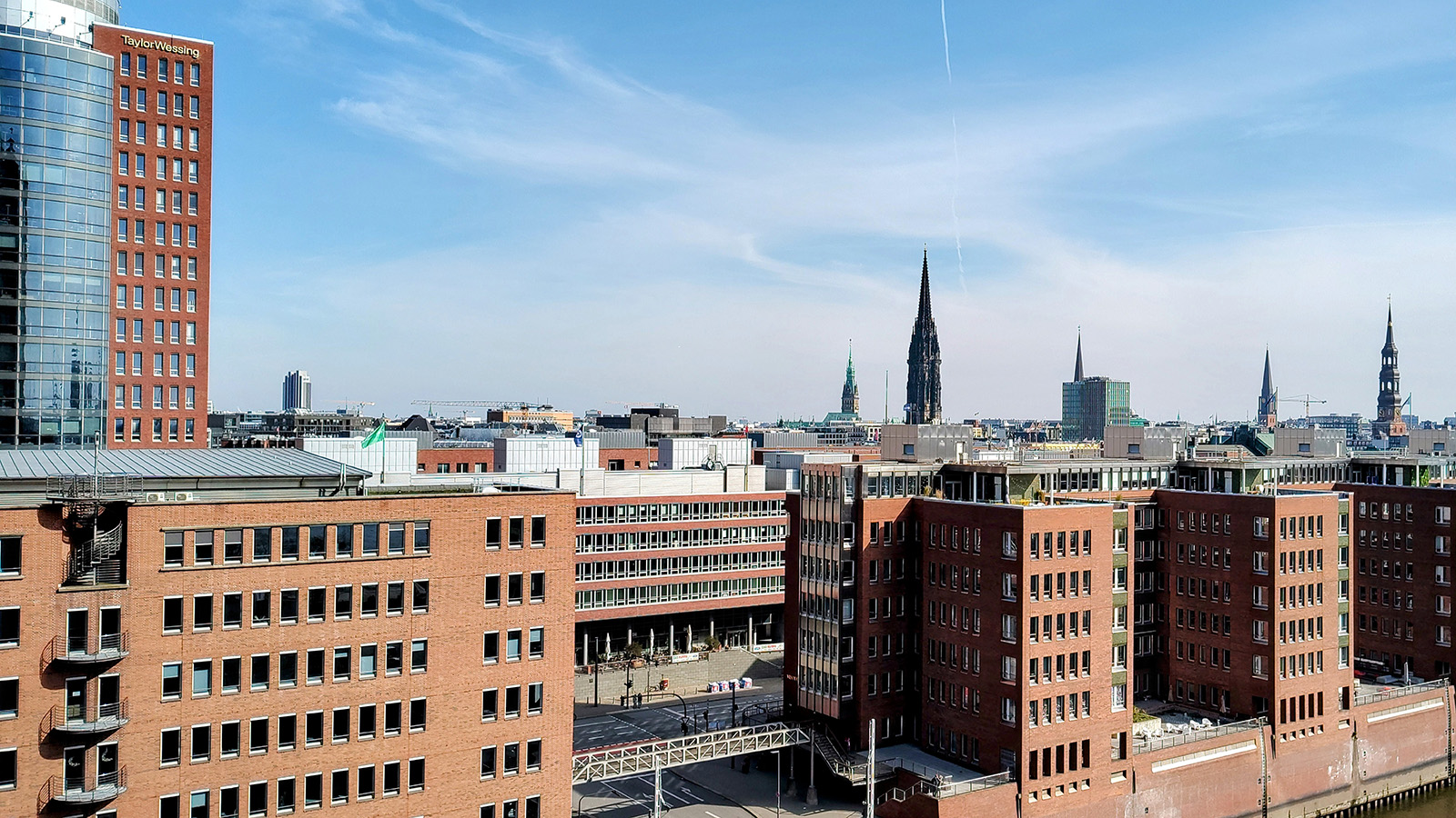 Gemeinsame Zeit in Hamburg - Aussicht Plaza Elbphilharmonie Zentrum - © ausgeglichen unterwegs